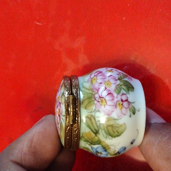 Authentic Limoges handpainted porcelain - Picture 5 of 8